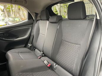 Toyota Yaris 1.5 VVT-h Design E-CVT Euro 6 (s/s) 5dr