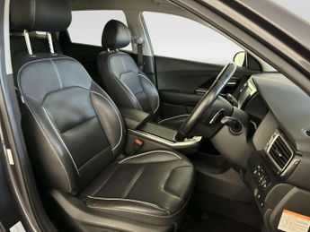 Kia Niro 64kWh First Edition SUV 5dr Electric Auto (201 bhp)