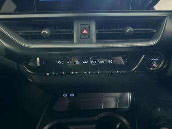 Lexus UX 2.0 250h F Sport Design SUV 5dr Petrol Hybrid E-CVT Euro 6 (s/s)