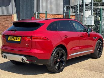 Jaguar F-PACE 3.0 D300 V6 S Auto AWD Euro 6 (s/s) 5dr