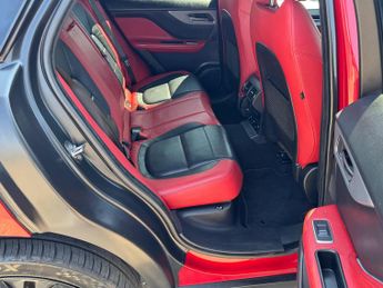 Jaguar F-PACE 3.0 D300 V6 S Auto AWD Euro 6 (s/s) 5dr