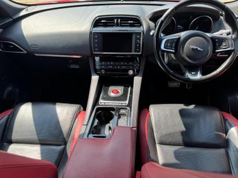 Jaguar F-PACE 3.0 D300 V6 S Auto AWD Euro 6 (s/s) 5dr
