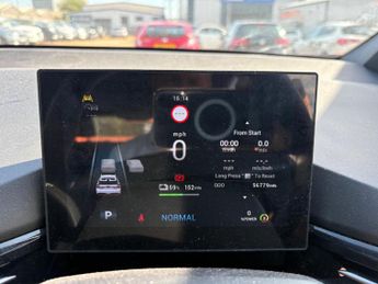 MG MG4 64kWh SE Long Range Auto 5dr