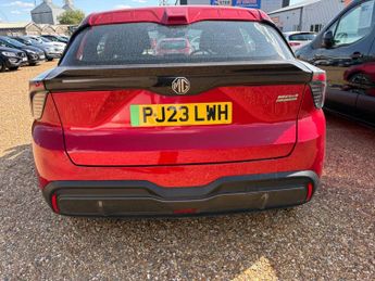 MG MG4 64kWh SE Long Range Auto 5dr