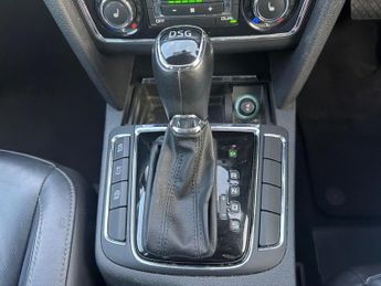 Skoda Superb 2.0 TDI Elegance DSG Euro 5 (s/s) 5dr
