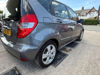 Mercedes-Benz A Class 1.5 A160 Avantgarde SE CVT 5dr