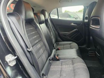 Mercedes-Benz GLA 1.6 GLA180 Urban Edition 7G-DCT Euro 6 (s/s) 5dr