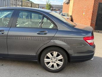 Mercedes-Benz C Class 2.1 C200 CDI BlueEfficiency Executive SE Auto Euro 5 4dr