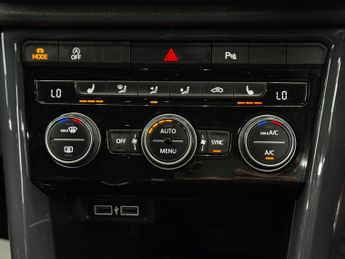 Volkswagen T-Roc 1.5 TSI EVO R-Line DSG Euro 6 (s/s) 5dr