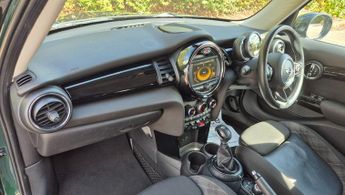 MINI Hatch 1.5 Cooper Auto Euro 6 (s/s) 5dr