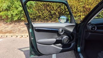MINI Hatch 1.5 Cooper Auto Euro 6 (s/s) 5dr