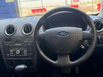 Ford Fusion 1.6 Zetec 5dr