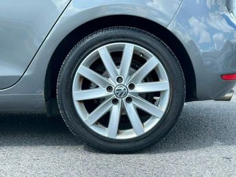 Volkswagen Golf 2.0 TDI BlueMotion Tech GT Euro 5 (s/s) 5dr