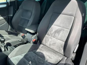 Volkswagen Golf 2.0 TDI BlueMotion Tech GT Euro 5 (s/s) 5dr
