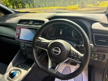 Nissan Leaf 39kWh Acenta Auto 5dr