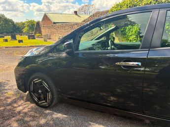 Nissan Leaf 39kWh Acenta Auto 5dr
