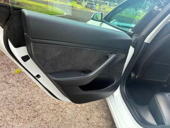 Tesla Model 3 (Dual Motor) Performance Auto 4WDE 4dr (Performance Upgrade)