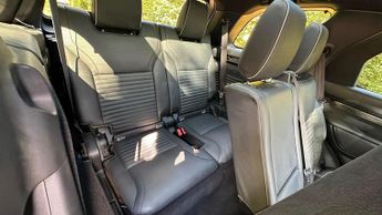 Land Rover Discovery 3.0 TD V6 HSE Luxury Auto 4WD Euro 6 (s/s) 5dr