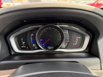 Volvo XC60 2.4 D5 R-Design Lux Nav Auto AWD Euro 6 (s/s) 5dr