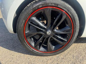 Vauxhall ADAM 1.4 16v GLAM Euro 5 3dr