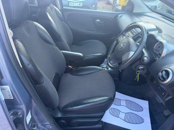 Nissan Note 1.6 16V Tekna Auto Euro 4 5dr