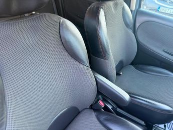 Nissan Note 1.6 16V Tekna Auto Euro 4 5dr