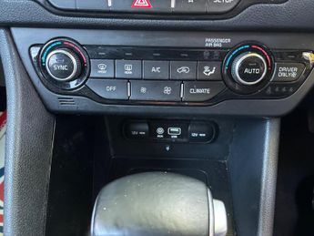 Kia Niro 1.6 GDi 8.9kWh 3 DCT Euro 6 (s/s) 5dr