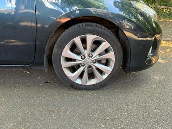 Toyota Auris 1.8 VVT-h Excel CVT Euro 5 (s/s) 5dr