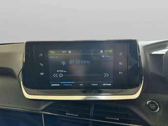 Peugeot E-2008 50kWh Allure Premium SUV 5dr Electric Auto (7kW Charger) (136 ps
