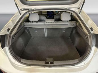 Hyundai IONIQ 38.3kWh Premium Hatchback 5dr Electric Auto (136 ps)