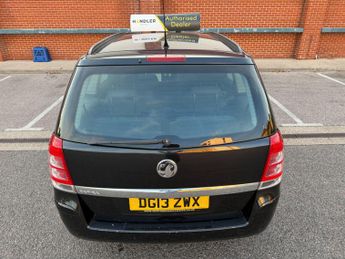 Vauxhall Zafira 1.6 16V Exclusiv MPV 5dr Petrol Manual Euro 5 (115 ps)