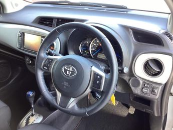 Toyota Yaris 1.5 VVT-h Icon Plus CVT Euro 5 5dr