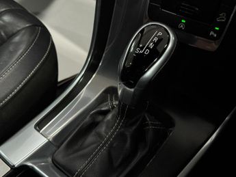 Volvo XC60 2.4 D5 R-Design Lux Nav Auto AWD Euro 6 (s/s) 5dr