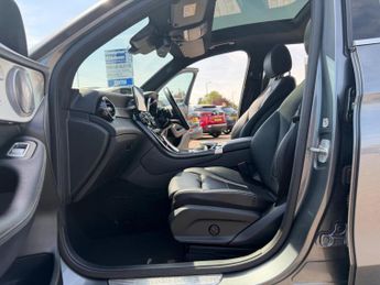 Mercedes-Benz GLC 2.1 GLC250d AMG Line (Premium Plus) G-Tronic 4MATIC Euro 6 (s/s)