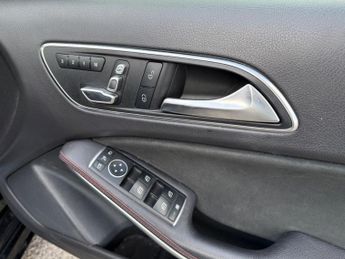 Mercedes-Benz A Class 2.1 A200d AMG Line (Premium Plus) 7G-DCT Euro 6 (s/s) 5dr
