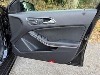 Mercedes-Benz A Class 2.1 A200d AMG Line (Premium Plus) 7G-DCT Euro 6 (s/s) 5dr