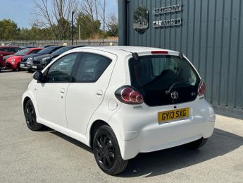 Toyota AYGO 1.0 VVT-i Ice Euro 5 5dr