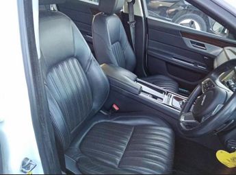 Jaguar XF 2.0i Portfolio Sportbrake Auto Euro 6 (s/s) 5dr