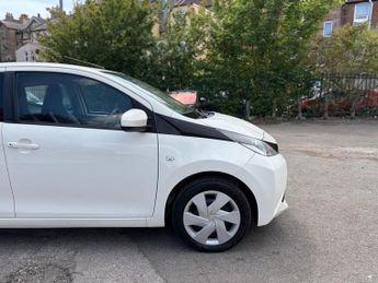 Toyota AYGO 1.0 VVT-i x-play Euro 6 5dr