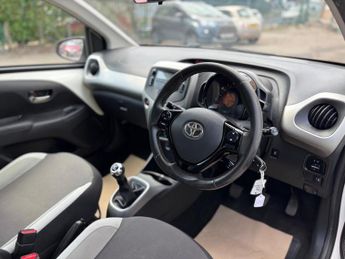 Toyota AYGO 1.0 VVT-i x-play Euro 6 5dr