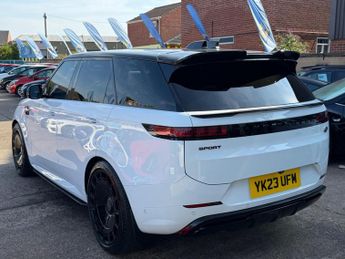 Land Rover Range Rover Sport 3.0 D300 MHEV Dynamic SE SUV 5dr Diesel Auto 4WD Euro 6 (s/s) (3