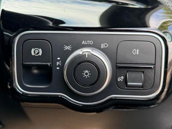 Mercedes-Benz A Class 1.3 A200 AMG Line 7G-DCT Euro 6 (s/s) 5dr