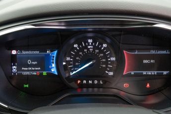 Ford Mondeo 2.0 TiVCT Titanium Edition CVT Euro 6 (s/s) 4dr (18 inch alloys)