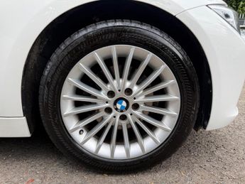 BMW 3 Series 2.0 320i Luxury Saloon 4dr Petrol Auto Euro 6 (s/s) (184 ps)