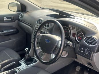 Ford Focus 1.6 Titanium 5dr