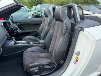 Audi TT 2.0 TDI Black Edition Roadster S Tronic quattro Euro 6 (s/s) 2dr