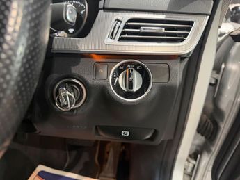 Mercedes-Benz E Class 2.1 E220 CDI SE G-Tronic+ Euro 5 (s/s) 4dr