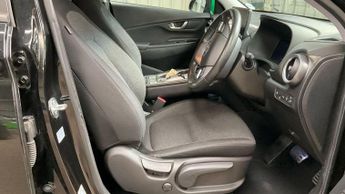 Hyundai KONA 64kWh Premium Auto 5dr (10.5kW Charger)