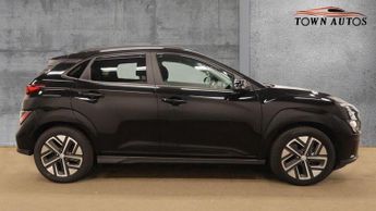 Hyundai KONA 64kWh Premium Auto 5dr (10.5kW Charger)
