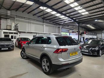 Volkswagen Tiguan 2.0 TSI BlueMotion Tech SEL DSG 4Motion Euro 6 (s/s) 5dr